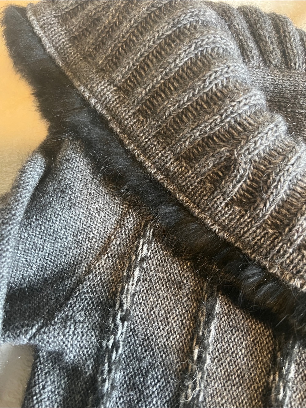 Joseph Ribkoff Y2K Gray Braided Knit Bell Sleeve Fur Collar Cardigan Sweater - Picture 3 of 12